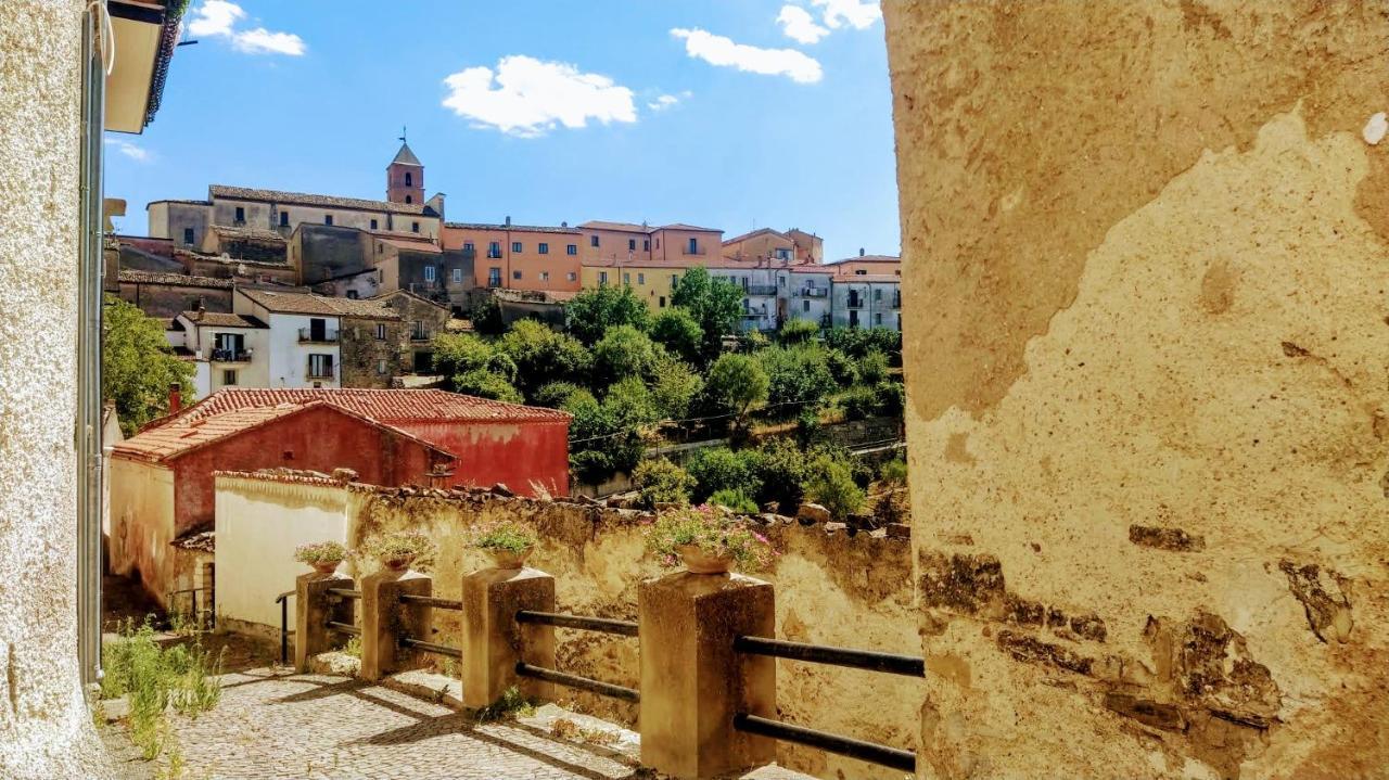 Le Origini Casa In Borgo Tipico Lucano Trivigno Bagian luar foto